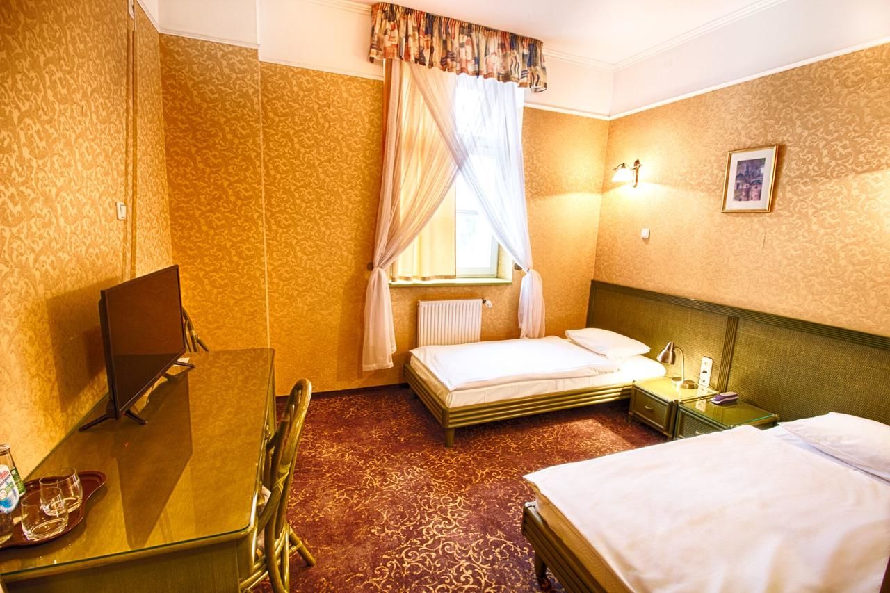 Отель Hotel Calisia Калиш-12